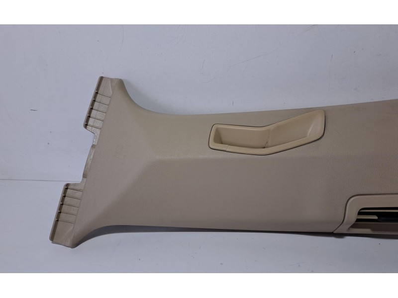 Recambio de molduras traseras para volvo xc60 2.4 diesel cat referencia OEM IAM 6841929 77016 