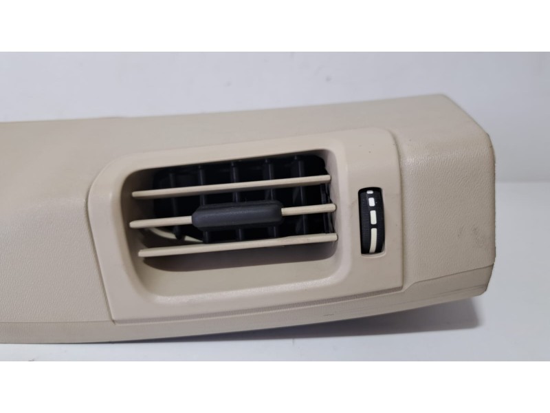 Recambio de molduras traseras para volvo xc60 2.4 diesel cat referencia OEM IAM 6841929 77016 