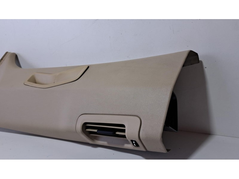 Recambio de molduras traseras para volvo xc60 2.4 diesel cat referencia OEM IAM 6841929 77016 