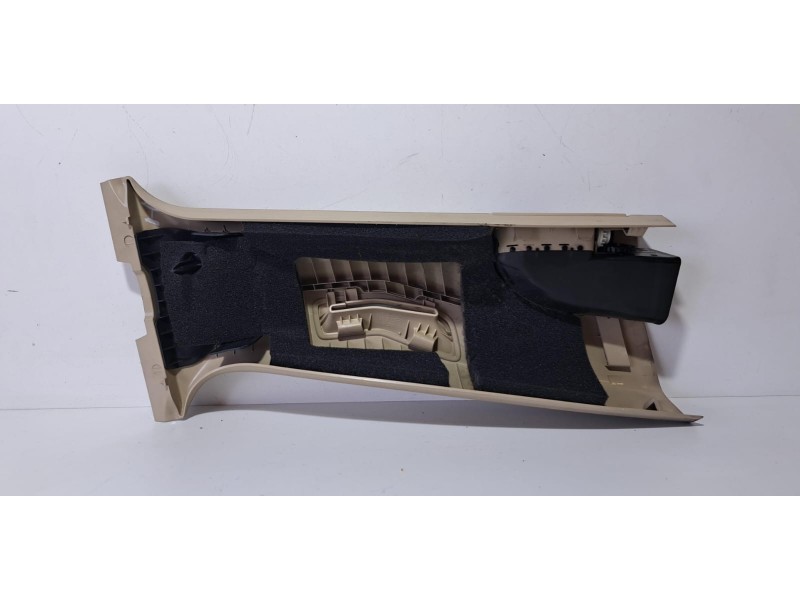 Recambio de molduras traseras para volvo xc60 2.4 diesel cat referencia OEM IAM 6841929 77016 