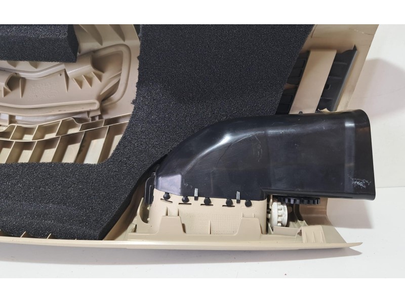 Recambio de molduras traseras para volvo xc60 2.4 diesel cat referencia OEM IAM 6841930 77017 