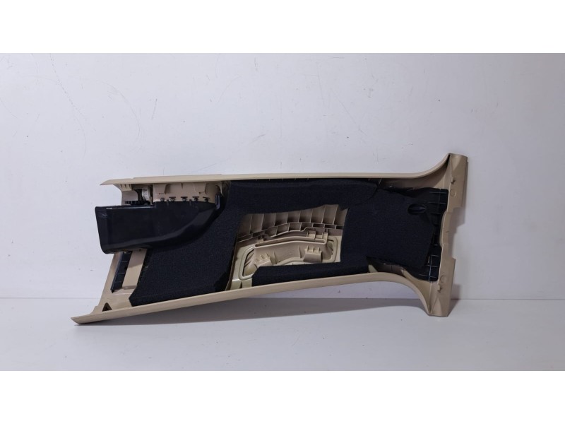 Recambio de molduras traseras para volvo xc60 2.4 diesel cat referencia OEM IAM 6841930 77017 