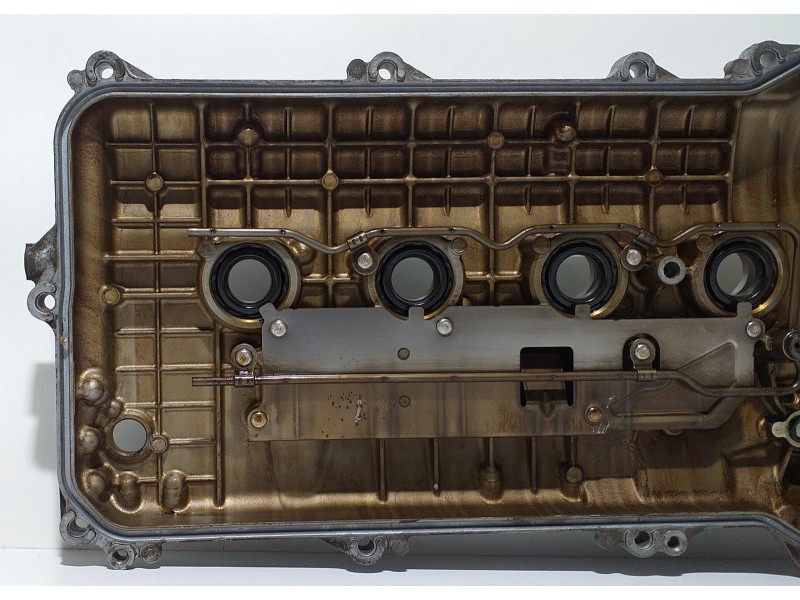 Recambio de tapa balancines para toyota auris hybrid active referencia OEM IAM 2ZRFXE 67421 