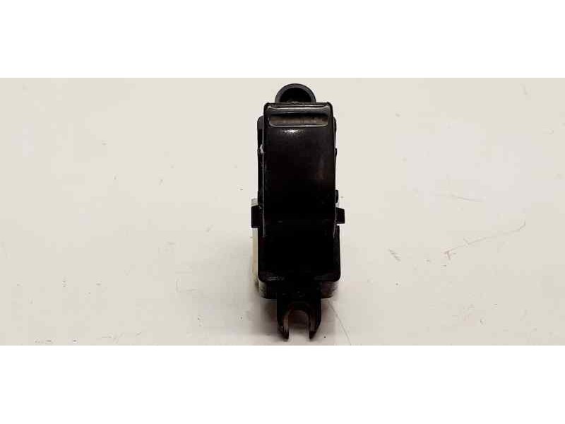 Recambio de mando elevalunas trasero izquierdo para nissan x-trail (t30) comfort plus referencia OEM IAM YD22ETI 43806 