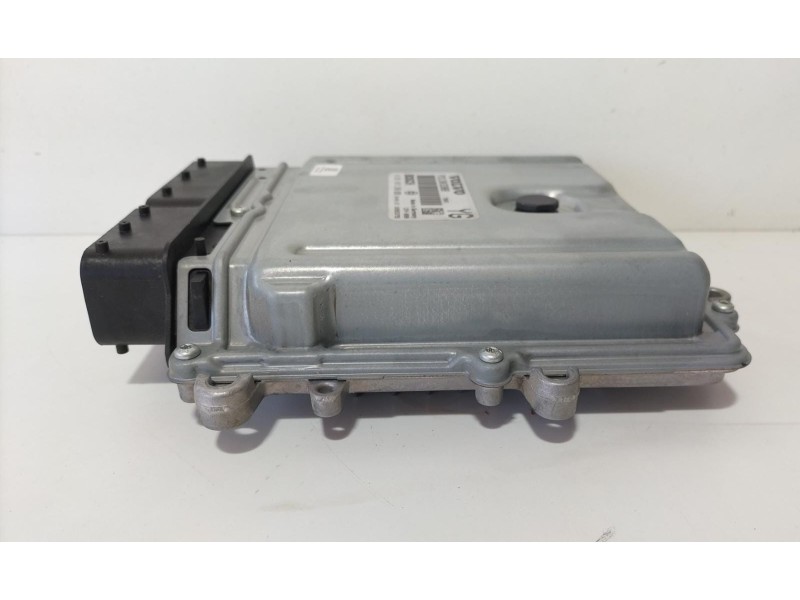 Recambio de centralita motor uce para volvo xc60 2.4 diesel cat referencia OEM IAM P31303388 77031 