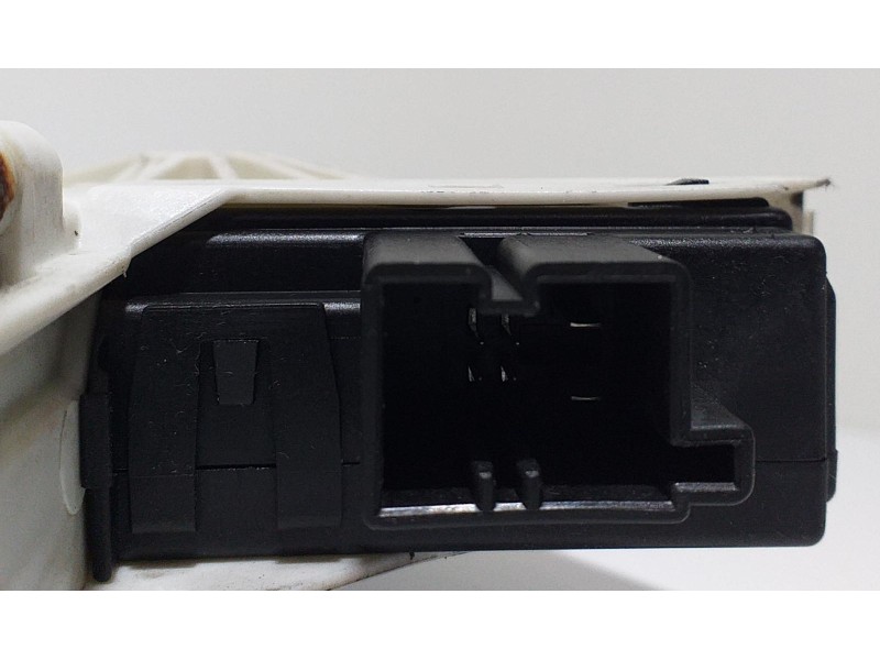 Recambio de motor elevalunas delantero izquierdo para audi a6 berlina (4f2) 3.0 tdi quattro (171kw) referencia OEM IAM 4F0959801