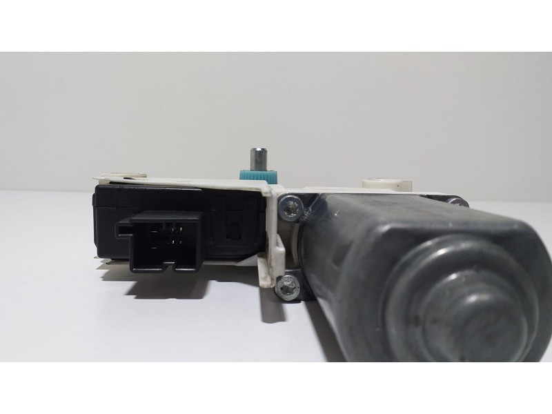 Recambio de motor elevalunas trasero izquierdo para audi a6 avant (4f5) 3.0 tdi quattro referencia OEM IAM 4F0959801C 56798 