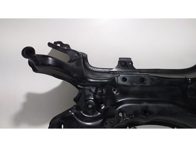 Recambio de puente delantero para toyota auris hybrid active referencia OEM IAM 2ZRFXE 67464 