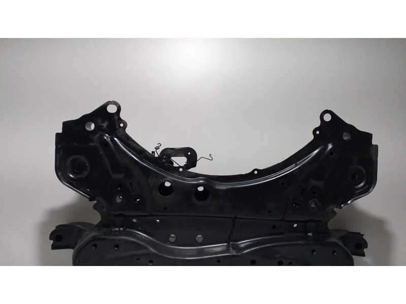 Recambio de puente delantero para toyota auris hybrid active referencia OEM IAM 2ZRFXE 67464 
