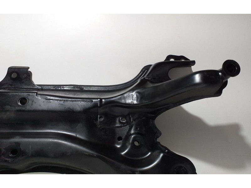 Recambio de puente delantero para toyota auris hybrid active referencia OEM IAM 2ZRFXE 67464 