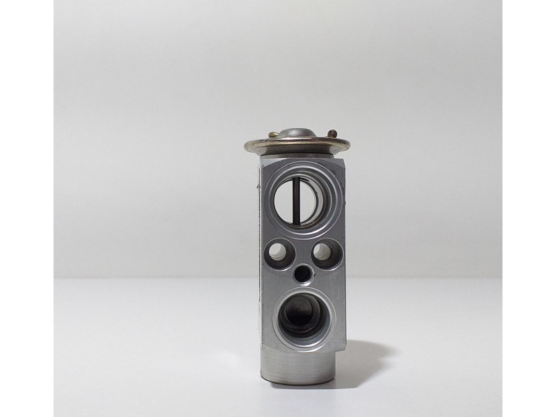 Recambio de valvula expansion para bmw x5 (e70) 3.0d referencia OEM IAM 64116968202 60481 