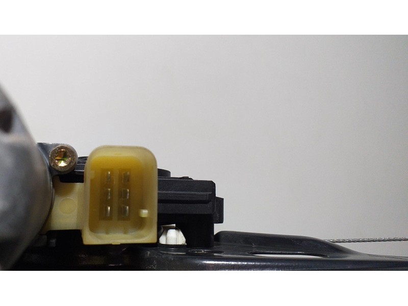 Recambio de elevalunas trasero izquierdo para mercedes-benz clase c (w203) berlina 2.2 cdi cat referencia OEM IAM 0130822008 674