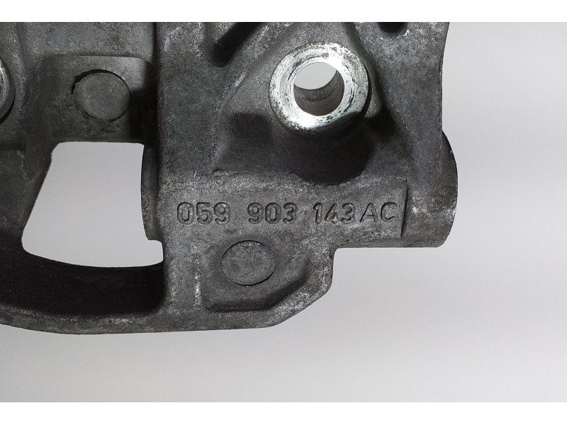 Recambio de soporte alternador para audi q7 (4l) 3.0 v6 24v tdi referencia OEM IAM 059103173AL 74199 R