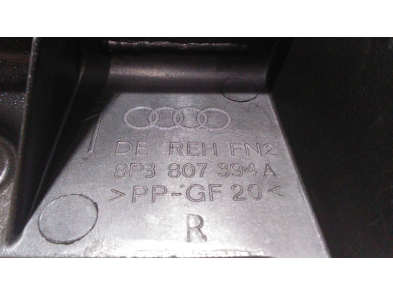 Recambio de molduras traseras para audi a3 (8p) 3.2 ambition quattro referencia OEM IAM 8P3807394A 48618 