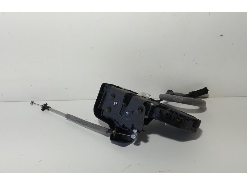 Recambio de cerradura puerta trasera izquierda para volvo xc60 2.4 diesel cat referencia OEM IAM 30799325 77044 