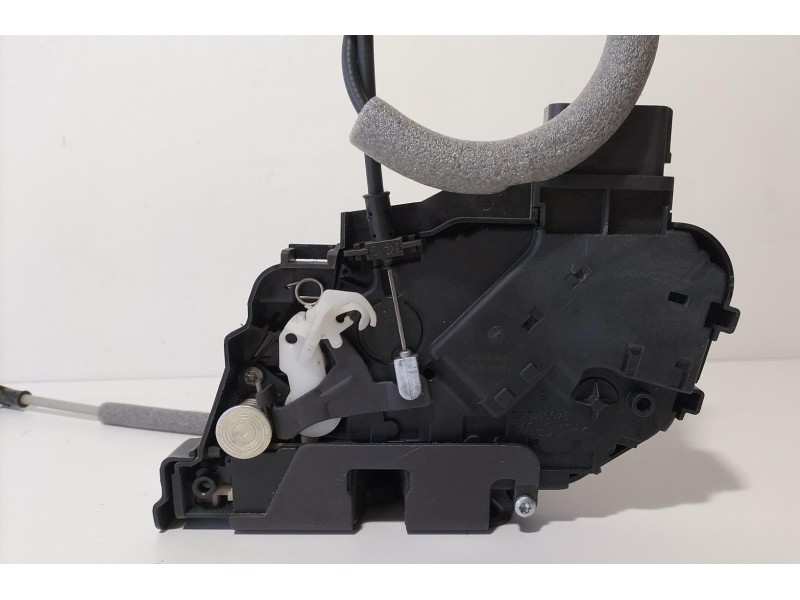 Recambio de cerradura puerta trasera izquierda para volvo xc60 2.4 diesel cat referencia OEM IAM 30799325 77044 