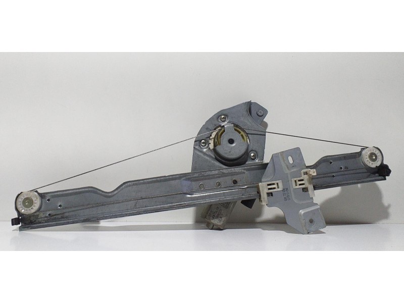 Recambio de elevalunas delantero derecho para dacia sandero básico referencia OEM IAM 9030256 67486 