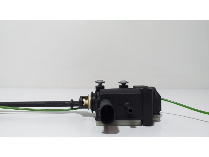 Recambio de tapa exterior combustible para bmw x5 (e70) 3.0d referencia OEM IAM 67116985882 60496 