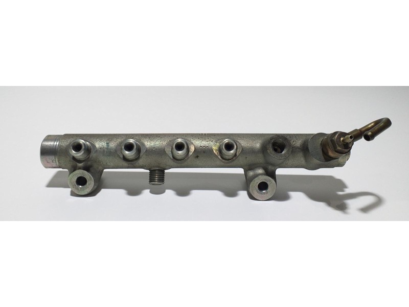Recambio de rampa inyectora para opel astra h berlina 1.7 16v cdti referencia OEM IAM 0445214049 56899 
