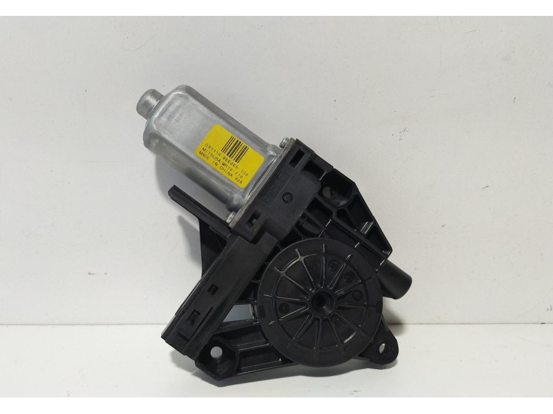 Recambio de motor elevalunas delantero izquierdo para volvo xc60 2.4 diesel cat referencia OEM IAM 966268102 77049 