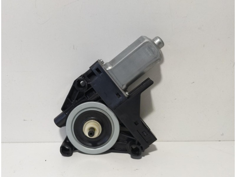 Recambio de motor elevalunas delantero izquierdo para volvo xc60 2.4 diesel cat referencia OEM IAM 966268102 77049 
