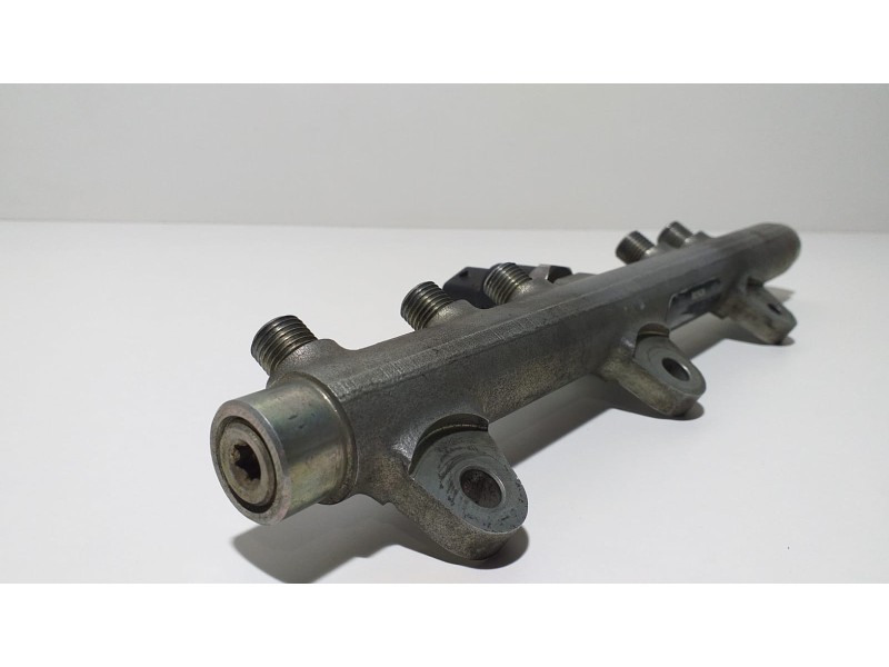 Recambio de rampa inyectora para fiat stilo (192) 1.9 jtd / 1.9 jtd 115 active referencia OEM IAM 0445214016 56902 