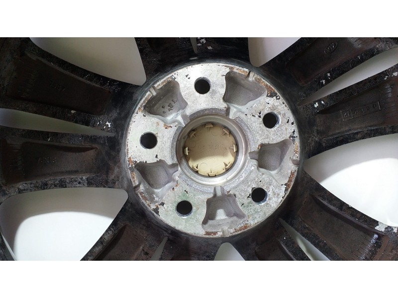 Recambio de llanta para kia sportage concept 4x2 referencia OEM IAM 529103U300 74227 R