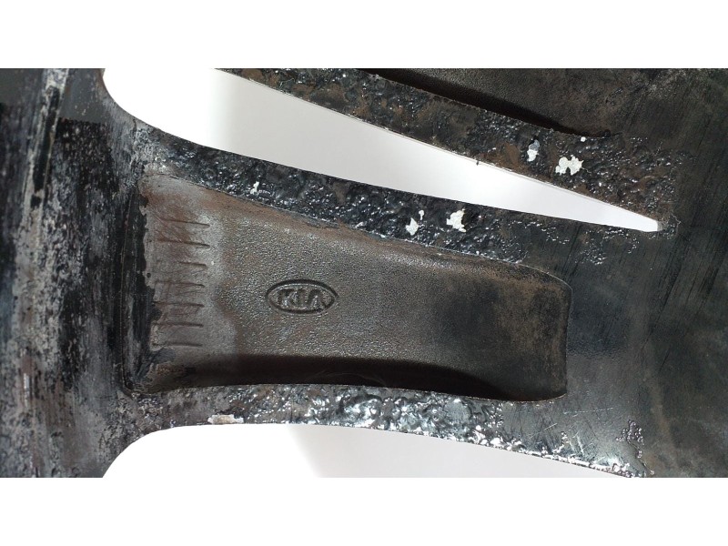 Recambio de llanta para kia sportage concept 4x2 referencia OEM IAM 529103U300 74227 R