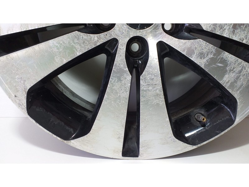 Recambio de llanta para kia sportage concept 4x2 referencia OEM IAM 529103U300 74227 R