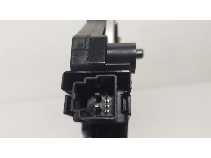 Recambio de motor elevalunas trasero derecho para volvo xc60 2.4 diesel cat referencia OEM IAM 966264101 77052 