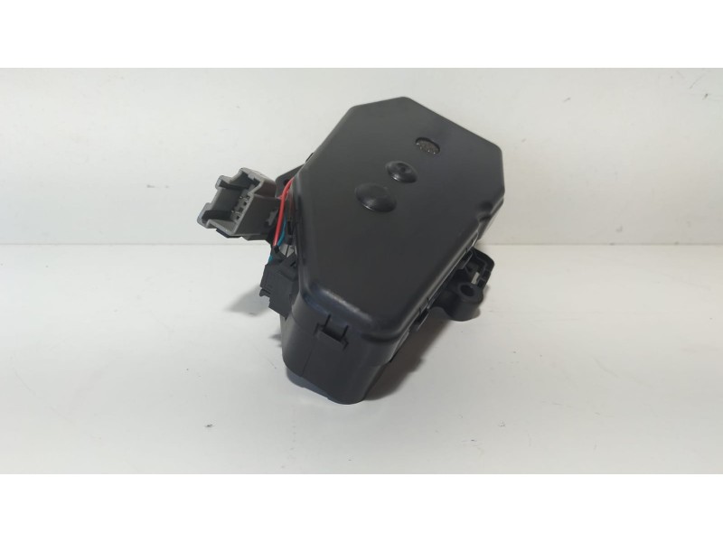 Recambio de motor cierre centralizado porton para volvo xc60 2.4 diesel cat referencia OEM IAM 30784562 77054 