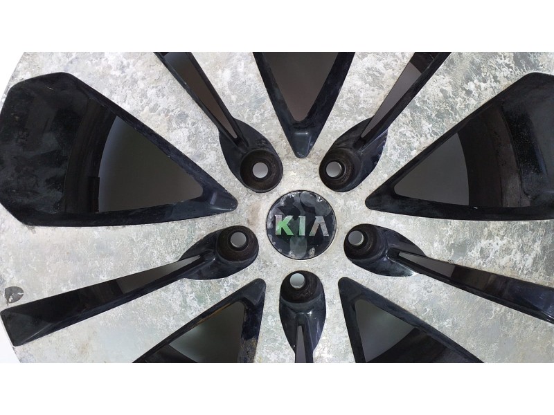 Recambio de llanta para kia sportage concept 4x2 referencia OEM IAM 529103U350 74228 R