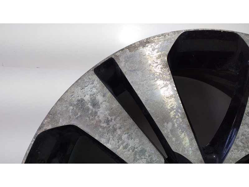 Recambio de llanta para kia sportage concept 4x2 referencia OEM IAM 529103U350 74228 R