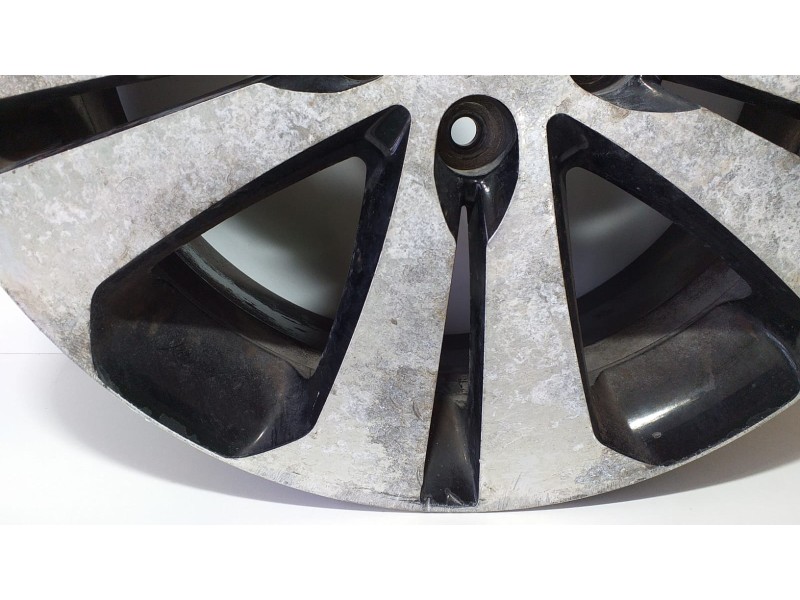 Recambio de llanta para kia sportage concept 4x2 referencia OEM IAM 529103U350 74229 R