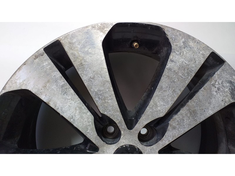 Recambio de llanta para kia sportage concept 4x2 referencia OEM IAM 529103U350 74229 R