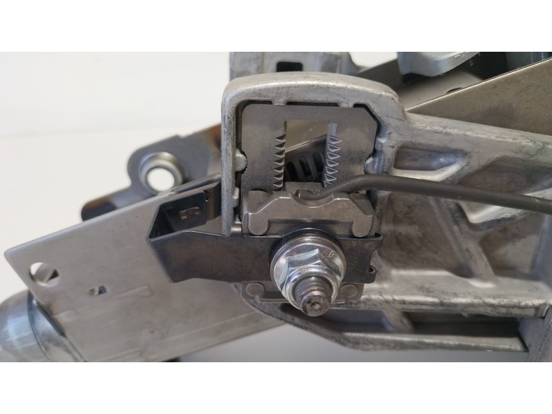 Recambio de columna direccion para volvo xc60 2.4 diesel cat referencia OEM IAM P31302631 77061 