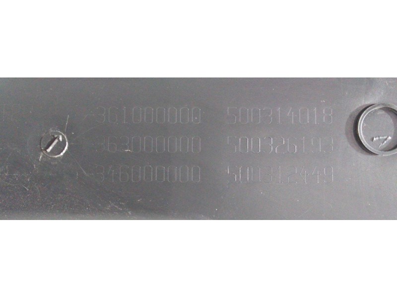 Recambio de molduras delanteras para iveco daily caja cerrada (1999 =>) 35 - c 13 caja cerrada, techo elevado referencia OEM IAM