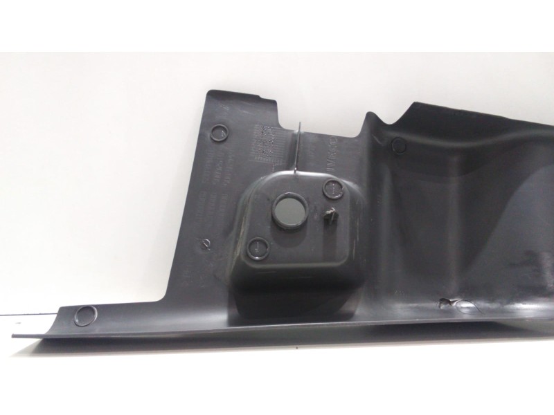 Recambio de molduras delanteras para iveco daily caja cerrada (1999 =>) 35 - c 13 caja cerrada, techo elevado referencia OEM IAM