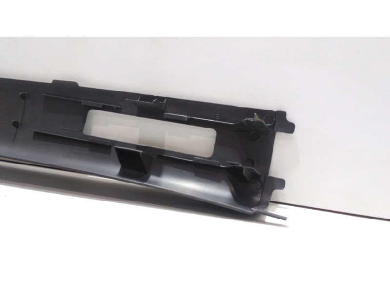 Recambio de molduras delanteras para iveco daily caja cerrada (1999 =>) 35 - c 13 caja cerrada, techo elevado referencia OEM IAM