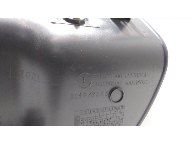 Recambio de molduras delanteras para iveco daily caja cerrada (1999 =>) 35 - c 13 caja cerrada, techo elevado referencia OEM IAM