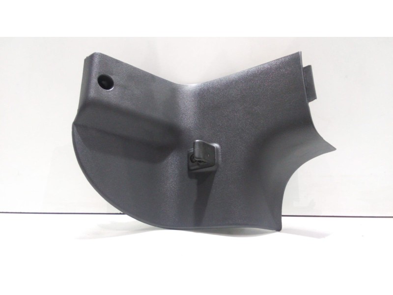 Recambio de molduras delanteras para iveco daily caja cerrada (1999 =>) 35 - c 13 caja cerrada, techo elevado referencia OEM IAM