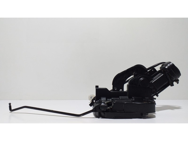 Recambio de cerradura puerta delantera derecha para suzuki grand vitara 5 puertas sq (ft) 2.0 td referencia OEM IAM 8220165D1100 Recambio de cerradura puerta delantera derecha para suzuki grand vitara 5 puertas sq (ft) 2.0 td referencia OEM IAM 8220165D1100