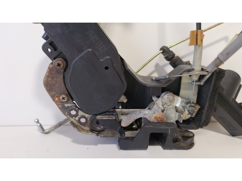 Recambio de cerradura puerta trasera derecha para toyota land cruiser (j10) 4.2 24v turbodiesel cat referencia OEM IAM HDJ100 77