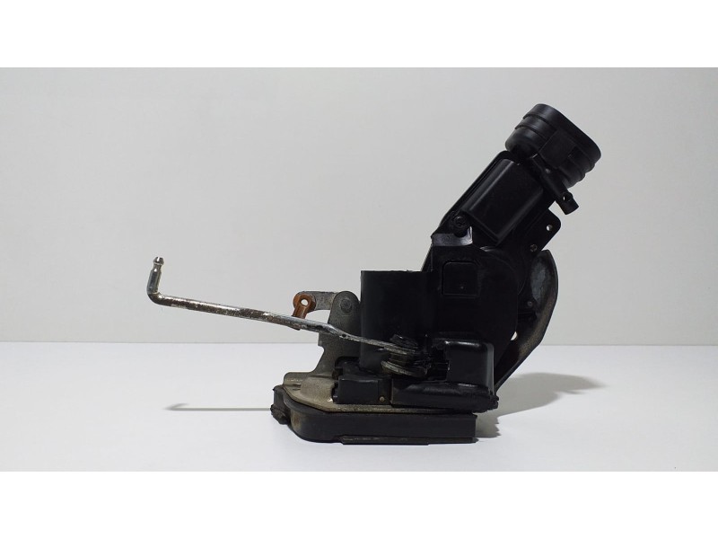 Recambio de cerradura puerta trasera derecha para suzuki grand vitara 5 puertas sq (ft) 2.0 td referencia OEM IAM 8230165D11000  Recambio de cerradura puerta trasera derecha para suzuki grand vitara 5 puertas sq (ft) 2.0 td referencia OEM IAM 8230165D11000