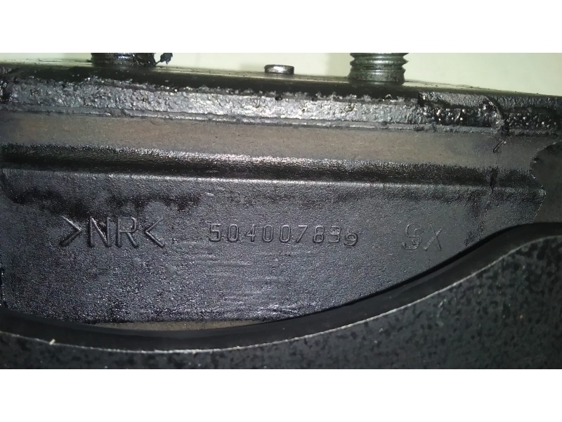 Recambio de soporte motor izquierdo para iveco daily caja cerrada (1999 =>) 35 - c 13 caja cerrada, techo elevado referencia OEM