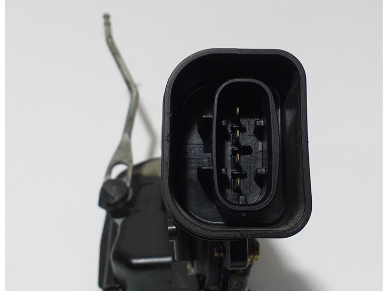 Recambio de cerradura puerta trasera derecha para suzuki grand vitara 5 puertas sq (ft) 2.0 td referencia OEM IAM 8230165D11000  Recambio de cerradura puerta trasera derecha para suzuki grand vitara 5 puertas sq (ft) 2.0 td referencia OEM IAM 8230165D11000