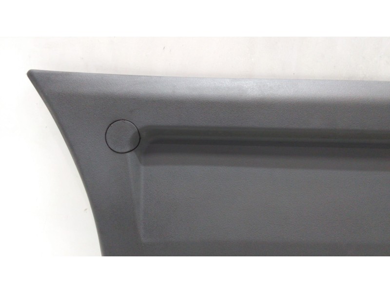 Recambio de molduras delanteras para iveco daily caja cerrada (1999 =>) 35 - c 13 caja cerrada, techo elevado referencia OEM IAM