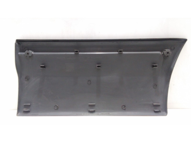 Recambio de molduras delanteras para iveco daily caja cerrada (1999 =>) 35 - c 13 caja cerrada, techo elevado referencia OEM IAM