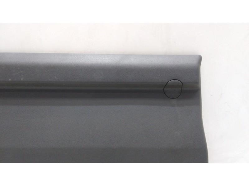 Recambio de molduras delanteras para iveco daily caja cerrada (1999 =>) 35 - c 13 caja cerrada, techo elevado referencia OEM IAM