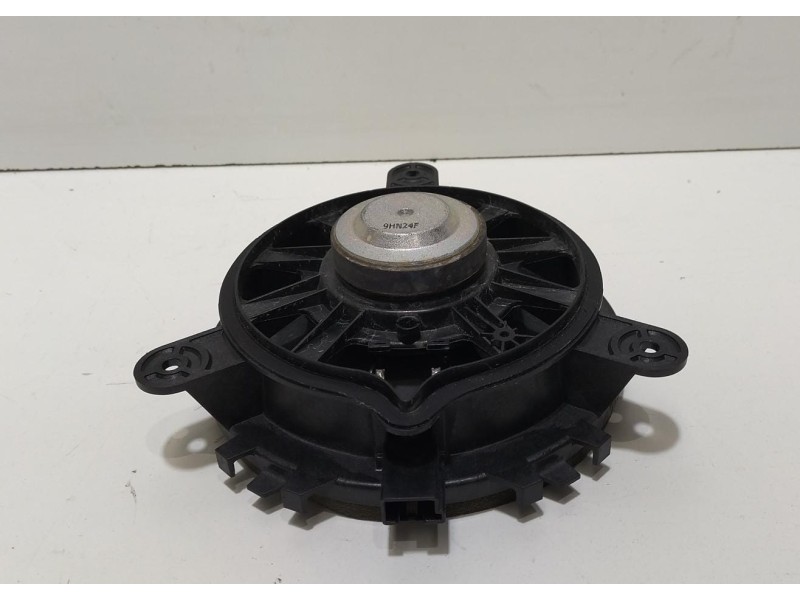 Recambio de sistema audio / radio cd para volvo xc60 2.4 diesel cat referencia OEM IAM 30657444 76989 
